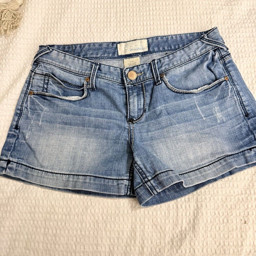 Maurices Women's Shorts Mid Rise Medium Blue Embroidered Pocket Stretch 4 Inch